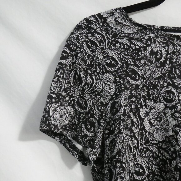CROFT & BARROW Classic Tee | large | Floral Short Sleeve Black and White T-Shirt - Picture 3 of 15